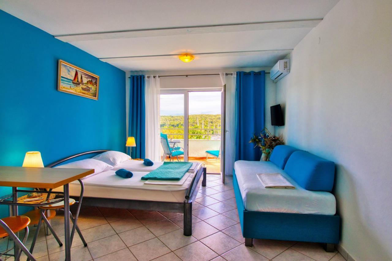 Apartman Studio Apartment Пула Екстериор снимка
