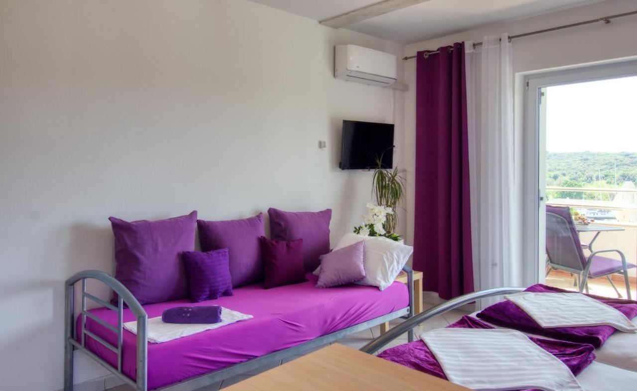 Apartman Studio Apartment Пула Екстериор снимка