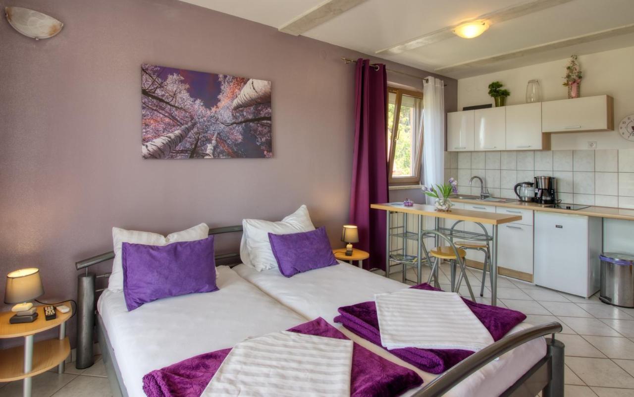Apartman Studio Apartment Пула Екстериор снимка