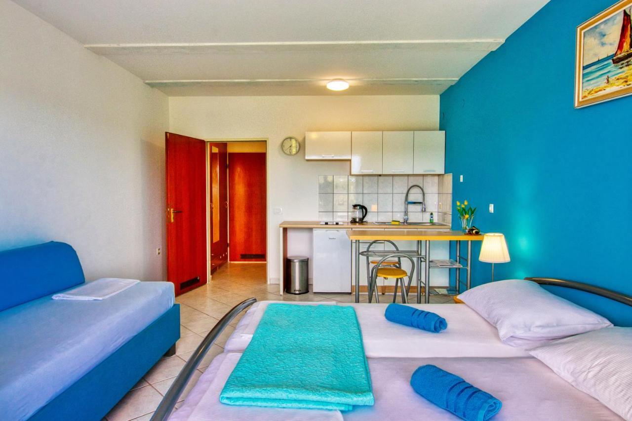 Apartman Studio Apartment Пула Екстериор снимка