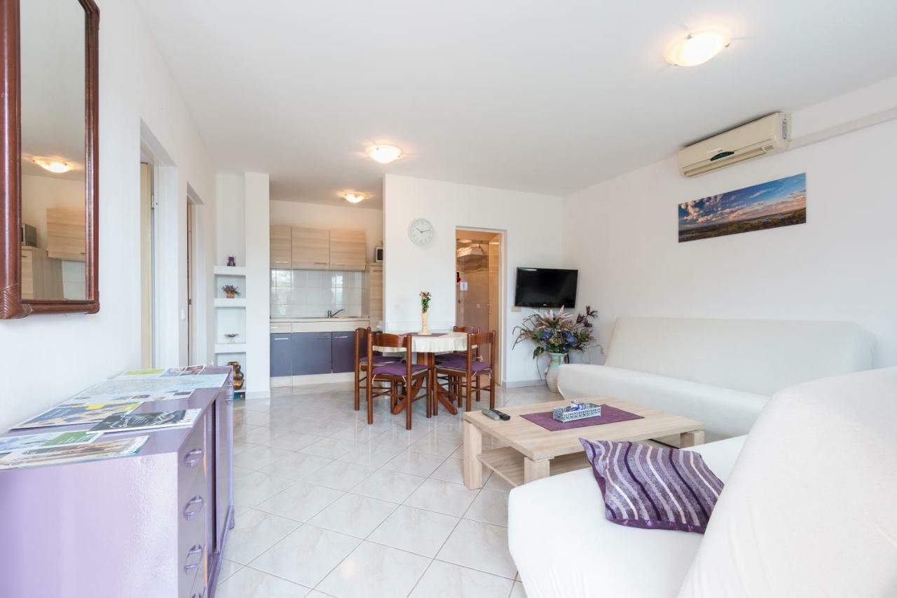 Apartman Studio Apartment Пула Екстериор снимка