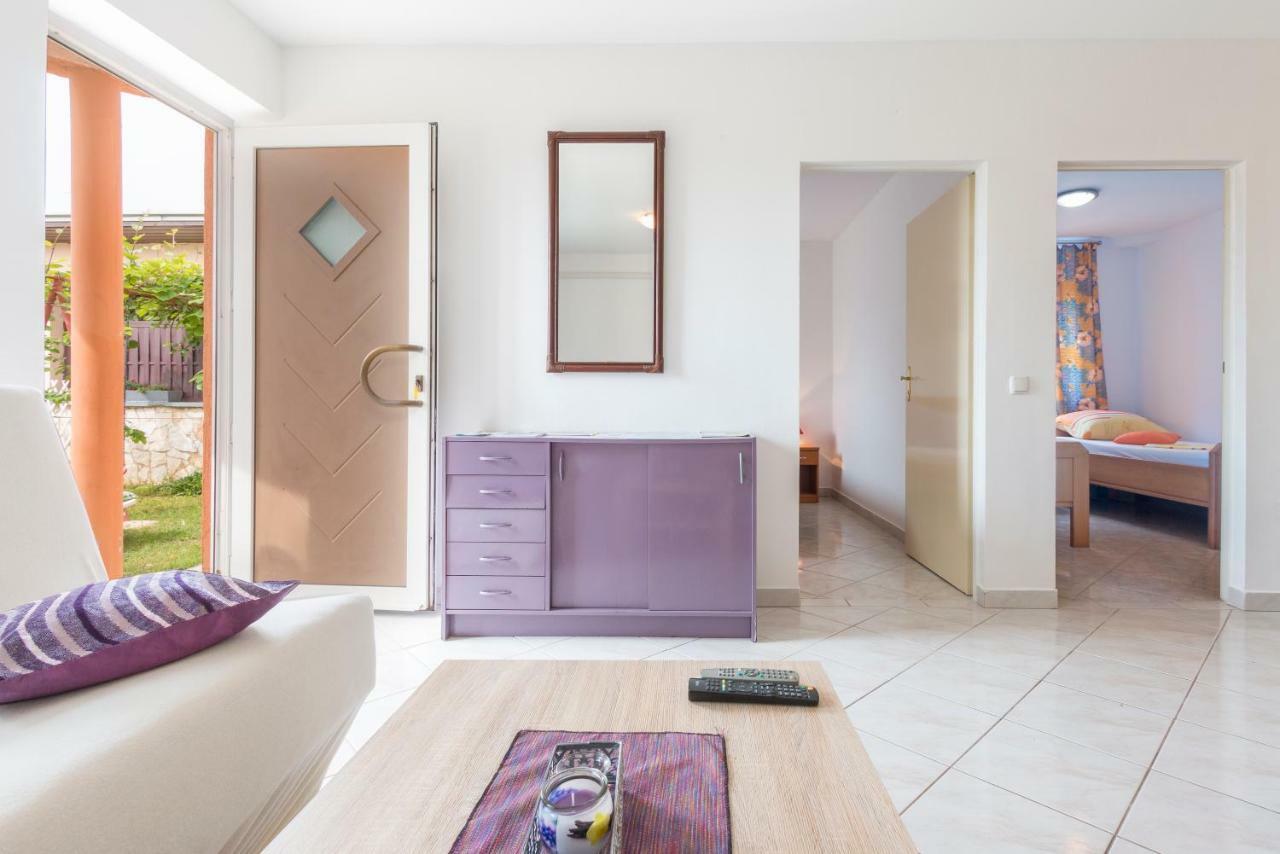 Apartman Studio Apartment Пула Екстериор снимка